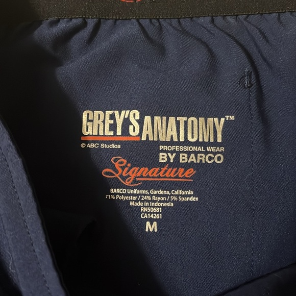 Grey's Anatomy Signature Navy Apparel - Picture 4 of 10